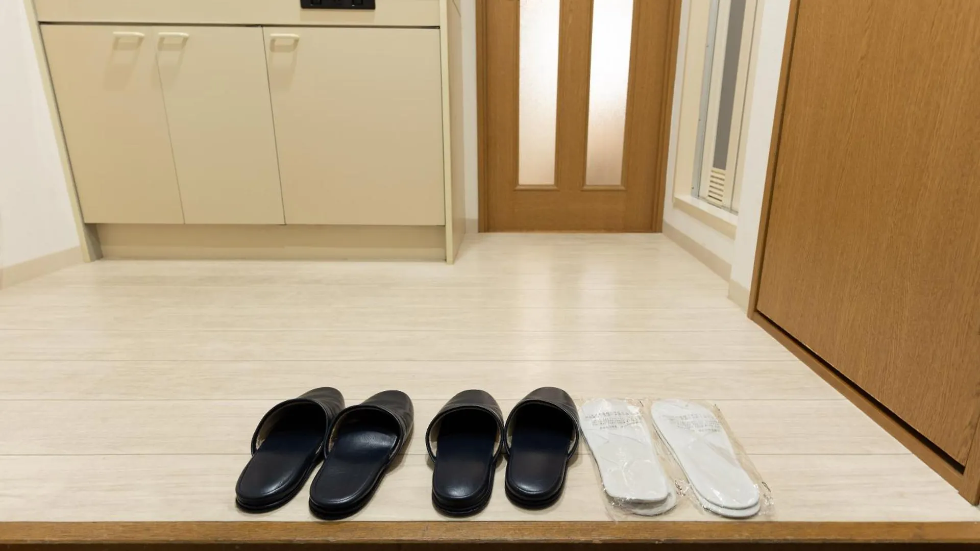 コンフィデンスロン205 Apartment Osaka 0*,